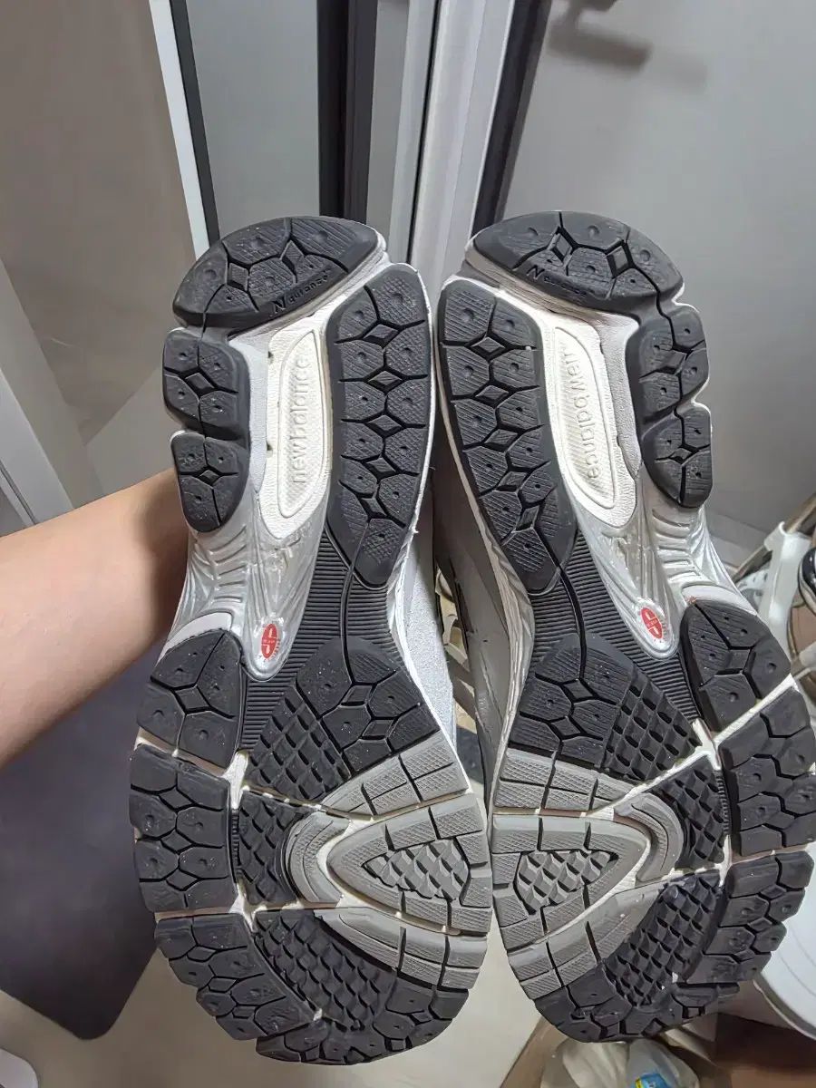 New Balance 2002 GORE-TEX グレー 270サイズ M2002RXJ - メルカリ