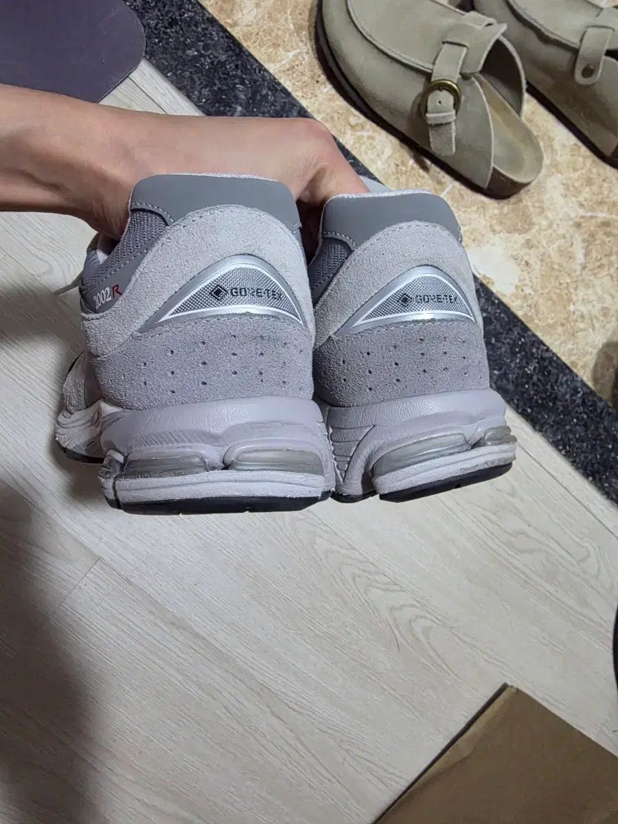 New Balance 2002 GORE-TEX グレー 270サイズ M2002RXJ - メルカリ