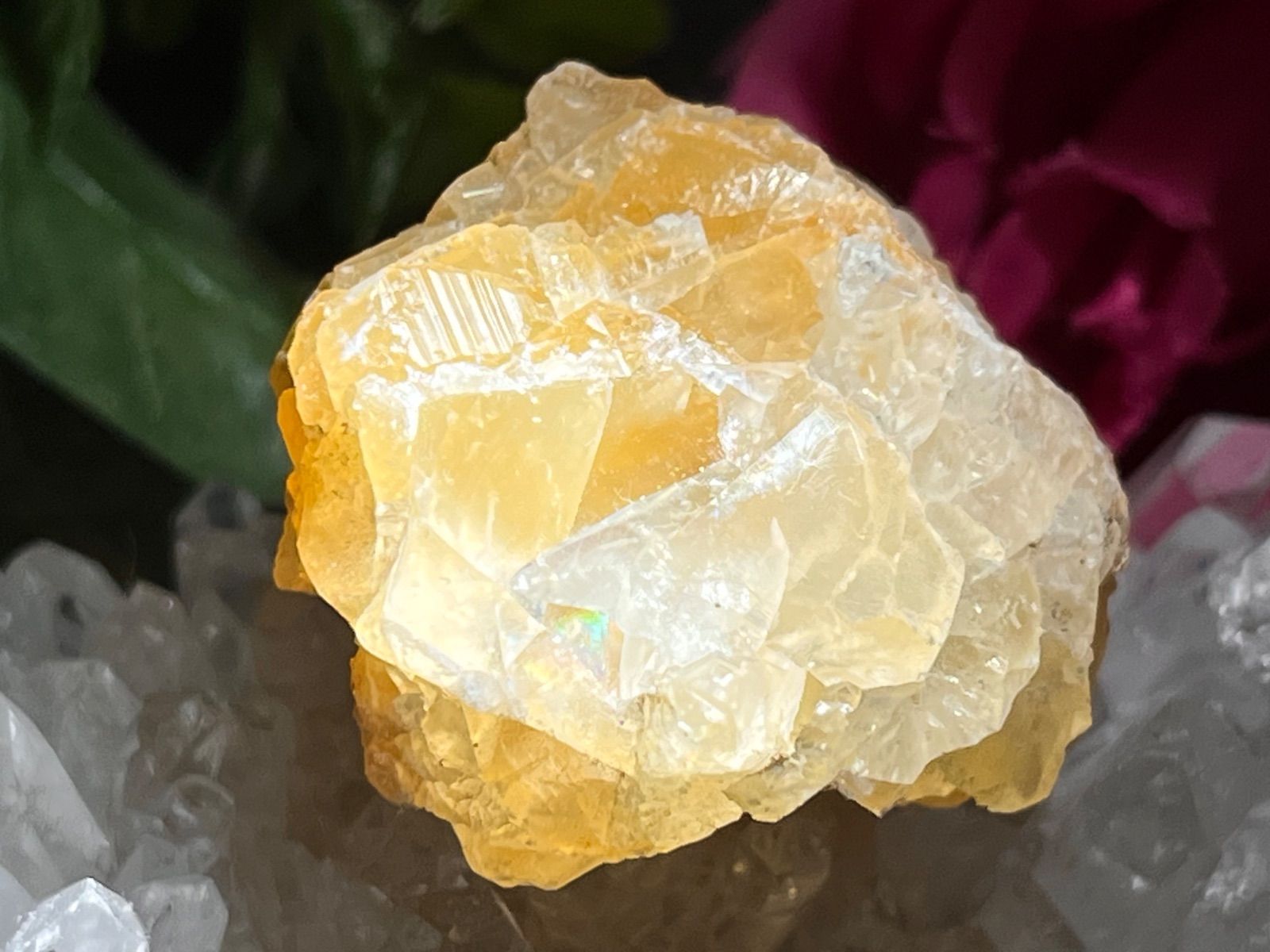 希少❁⃘*.゜虹入りイエローフローライト 原石 ラフストーン - メルカリ