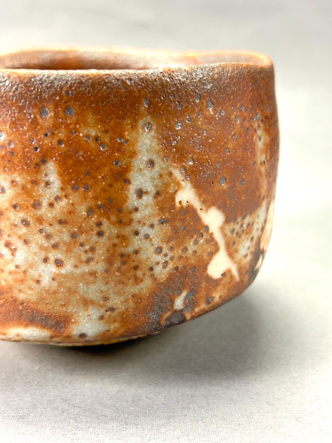 幽玄】水野古麦 鼡志野 茶碗 共箱 茶道具 抹茶碗 - メルカリ