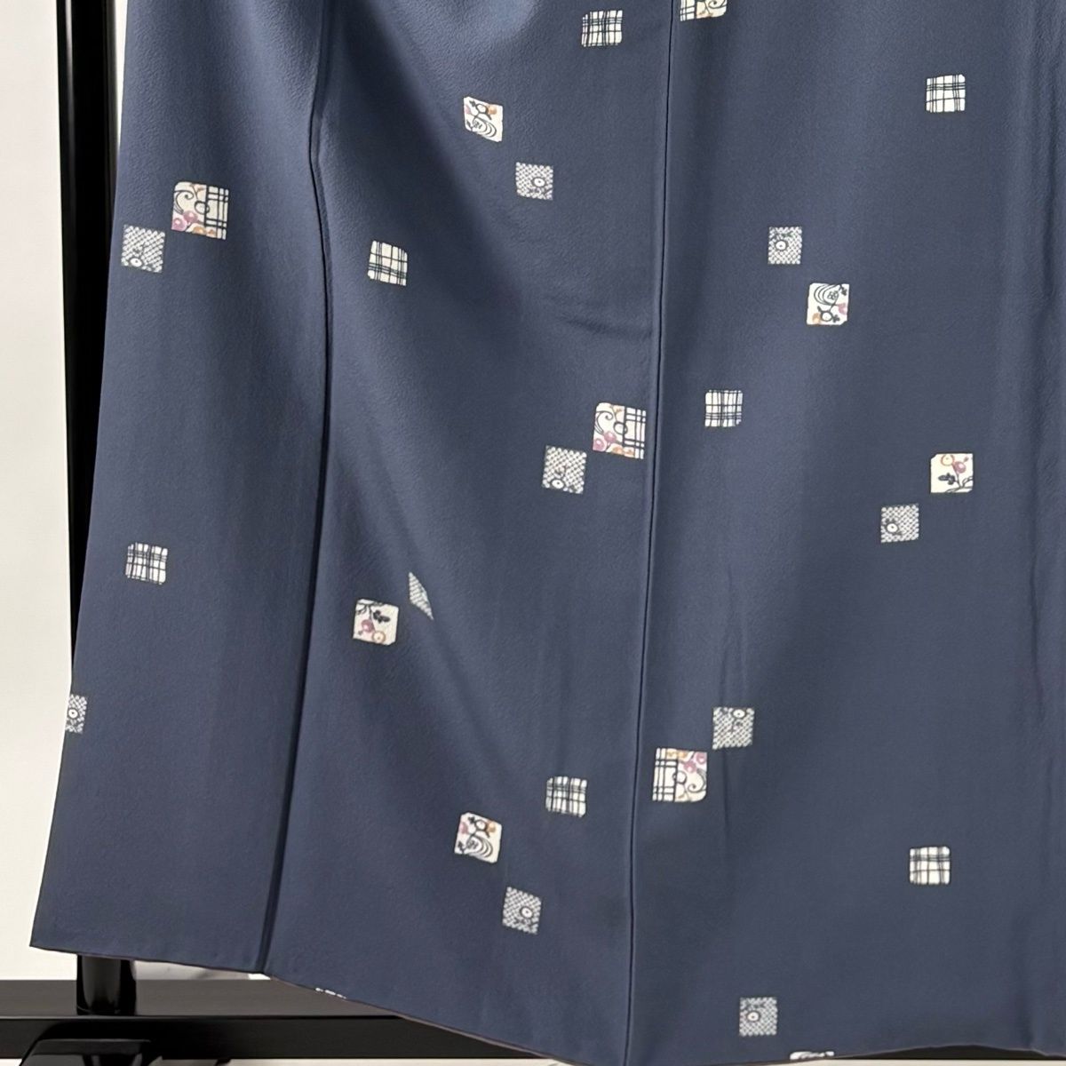 小紋 身丈157.5cm 裄丈63cm S 袷 万寿菊 色紙 青灰色 正絹 秀品 【中古