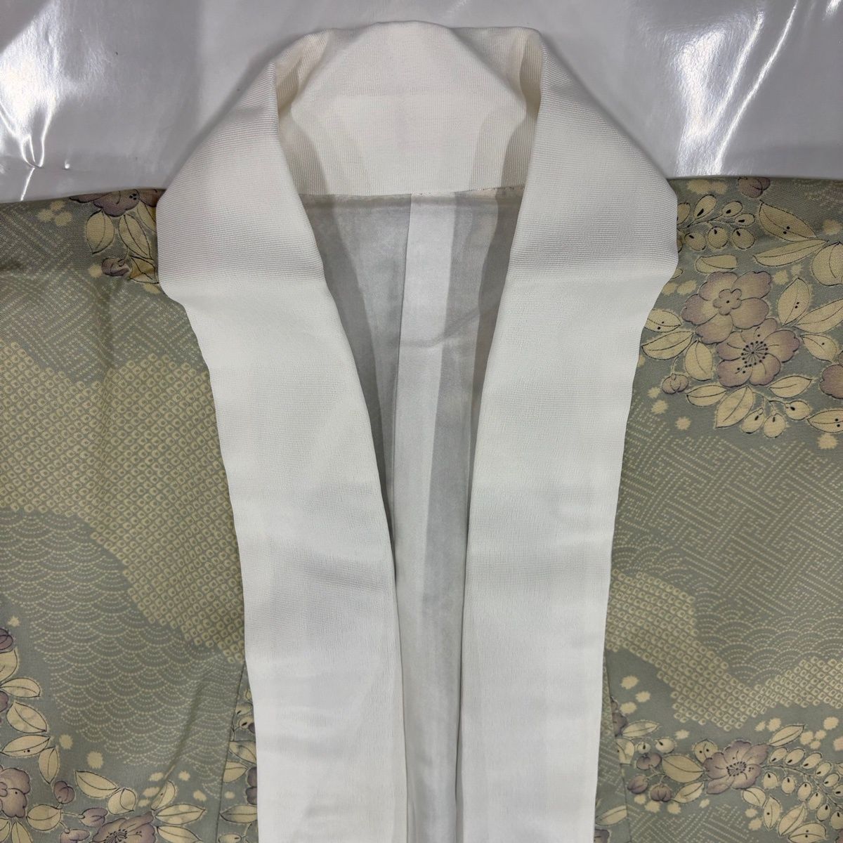 美品】 長襦袢 身丈125cm 裄丈66cm M 草花 有職文様 灰緑 正絹 秀品 
