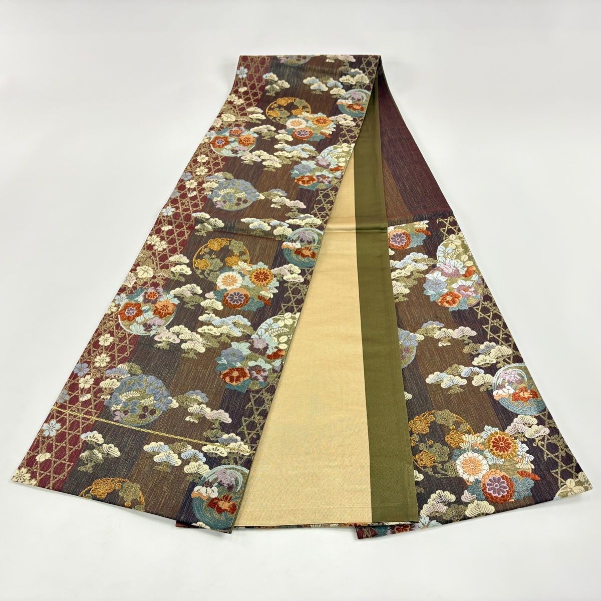 美品】 袋帯 秀品 花丸文 松 金糸 唐織 茶色 六通 正絹 【中古