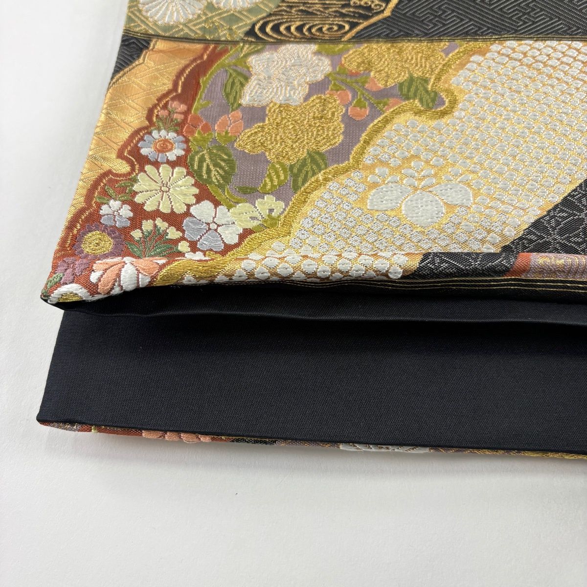 袋帯 秀品 花丸文 雪芝 箔 金糸 墨色 六通 正絹 【中古】 - メルカリ