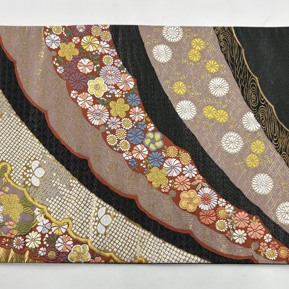 袋帯 秀品 花丸文 雪芝 箔 金糸 墨色 六通 正絹 【中古】 - メルカリ