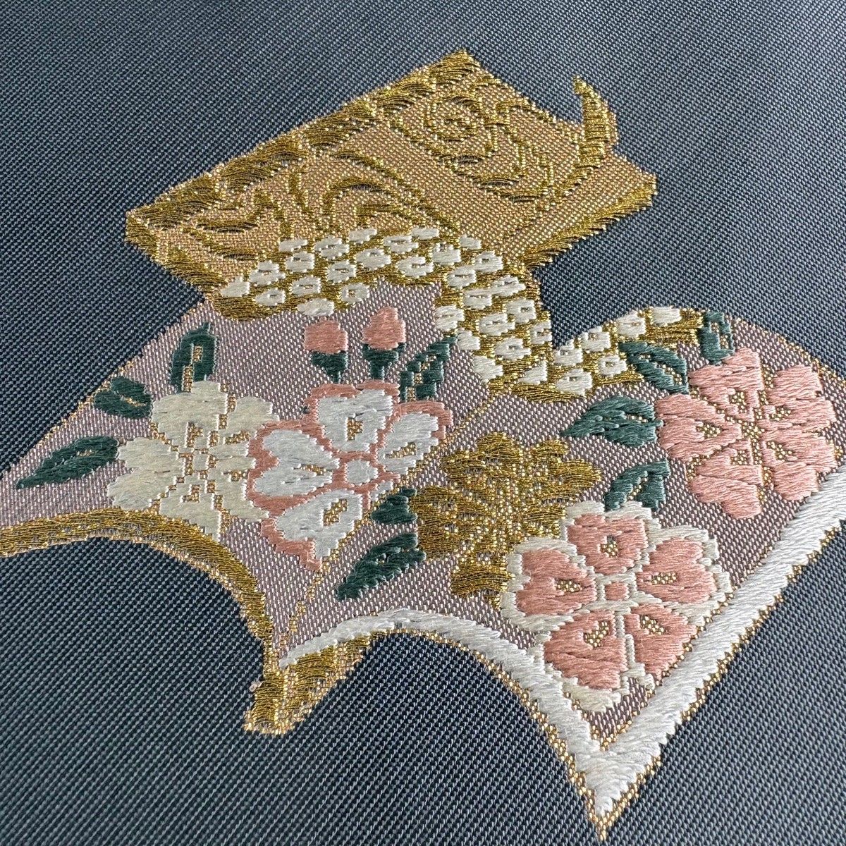 名古屋帯 秀品 冊子文 草花 金糸 箔 青灰色 正絹 【中古】 - メルカリ