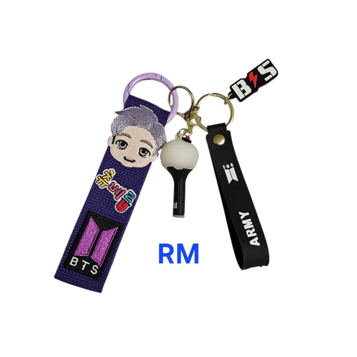 BTSワッペンキーホルダーとペンライトキーホルダー - メルカリ