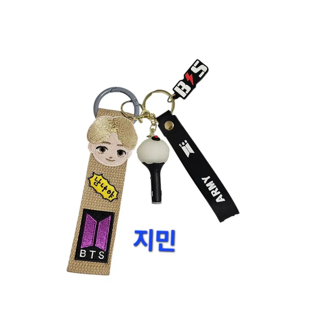 BTSワッペンキーホルダーとペンライトキーホルダー - メルカリ