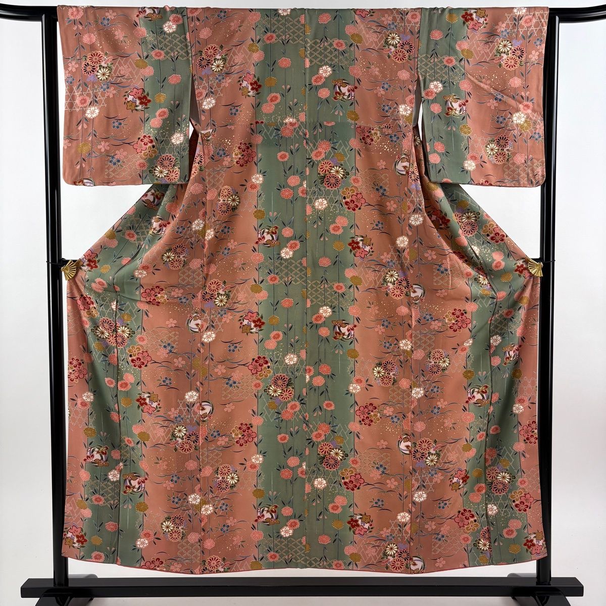 小紋 身丈155.5cm 裄丈63.5cm S 袷 菊 花丸文 金彩 ぼかし ピンク 正絹