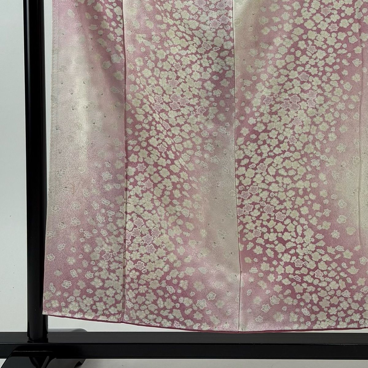 小紋 身丈156.5cm 裄丈62cm S 袷 桜 ぼかし 薄ピンク 正絹 優品 【中古