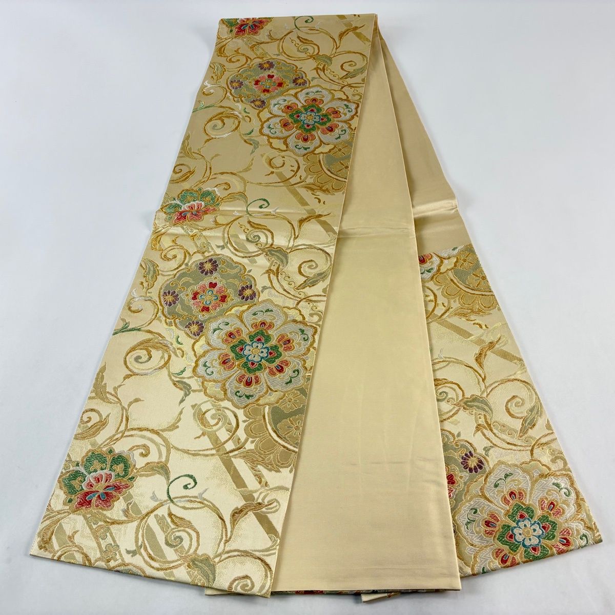 袋帯 秀品 華文 花唐草 刺繍 金銀糸 ベージュ 六通 正絹 【中古