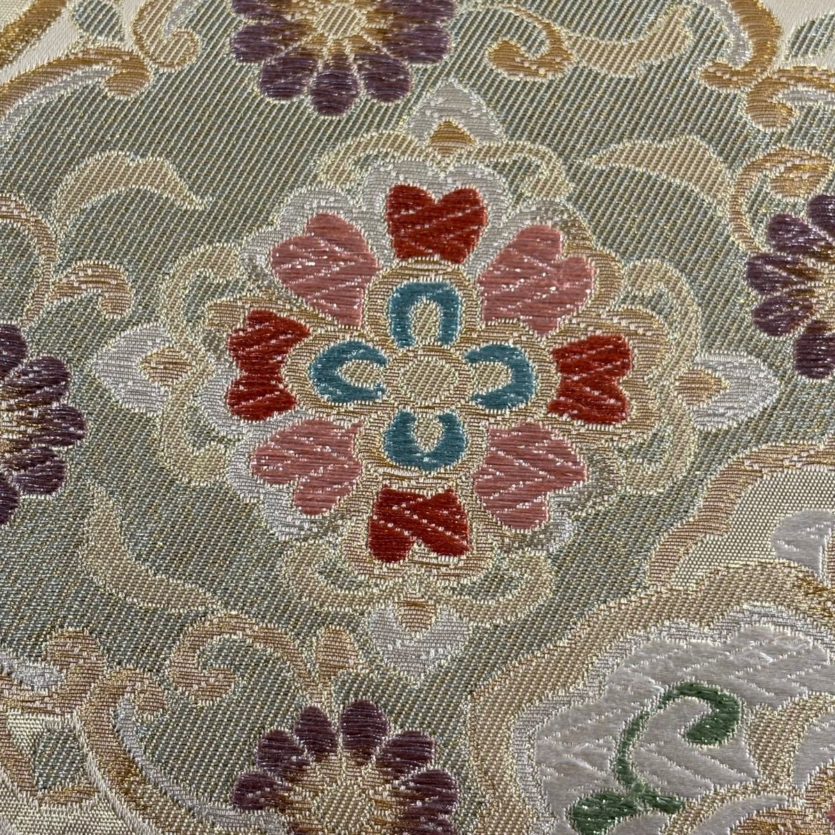 袋帯 秀品 華文 花唐草 刺繍 金銀糸 ベージュ 六通 正絹 【中古