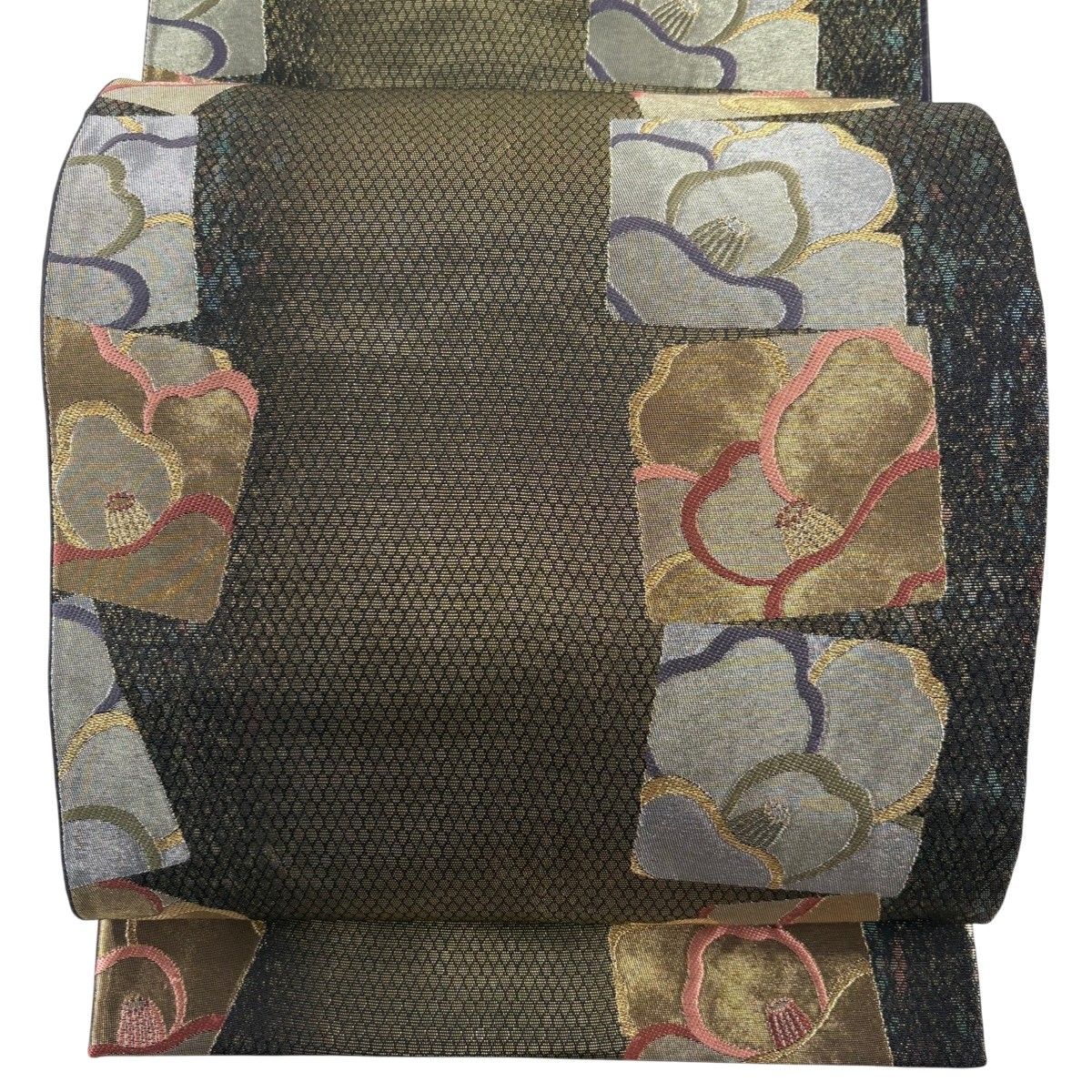 美品】 袋帯 秀品 椿 幾何学模様 刺繍 金銀糸 金色 六通 正絹 【中古