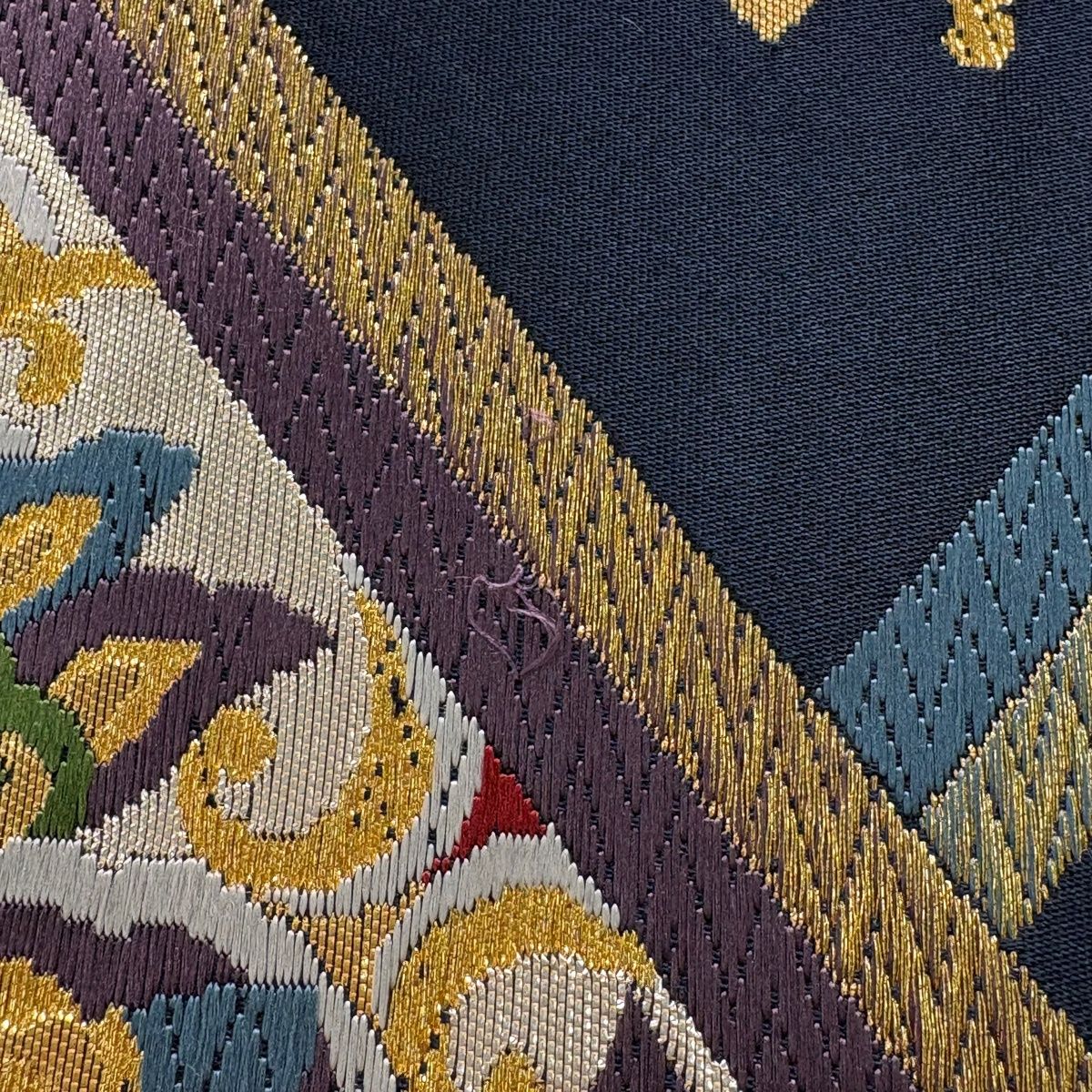 美品】 袋帯 秀品 華文 菱 刺繍 金糸 紺色 六通 正絹 【中古】 - メルカリ