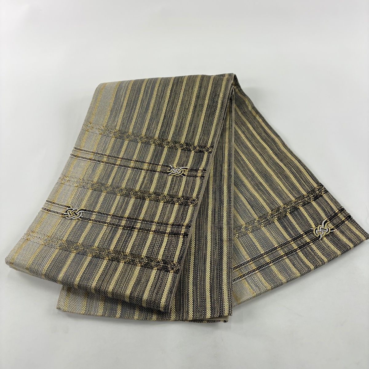 袋帯 秀品 紐 縞 金銀糸 灰色 お太鼓柄 正絹 【中古】 - メルカリ