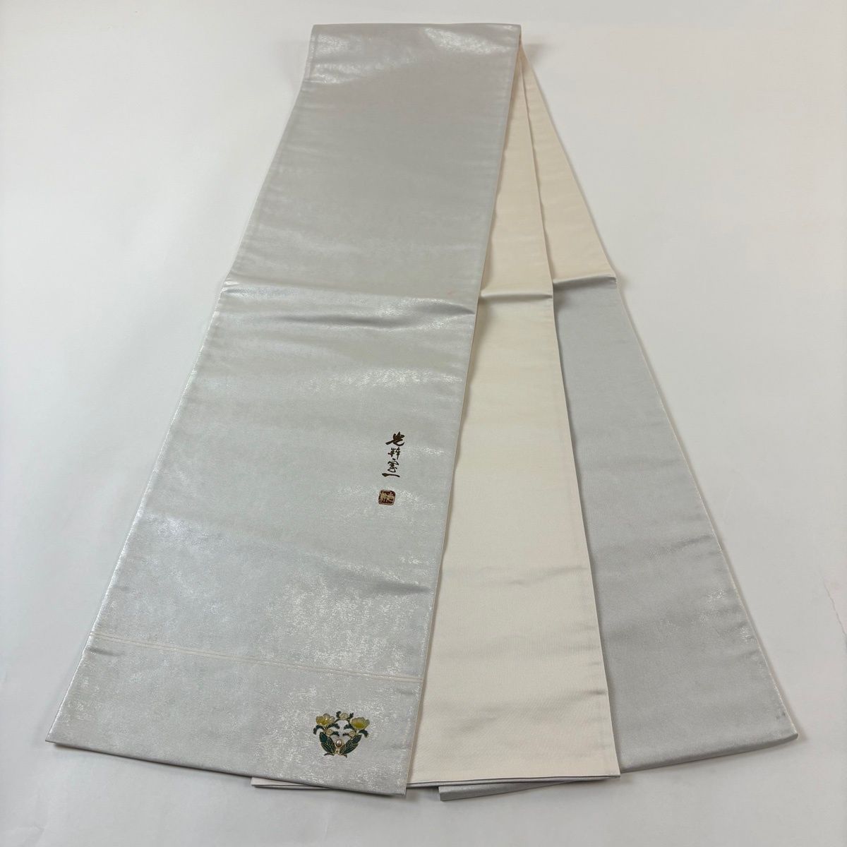 袋帯 秀品 ワンポイント柄 草花 螺鈿 箔 灰色 六通 正絹 【中古