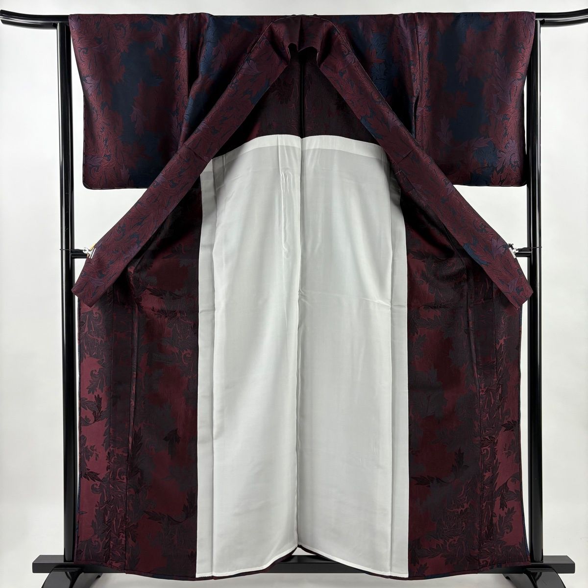 美品】 お召 身丈162cm 裄丈64cm M 袷 葉柄 赤紫 正絹 逸品 【中古