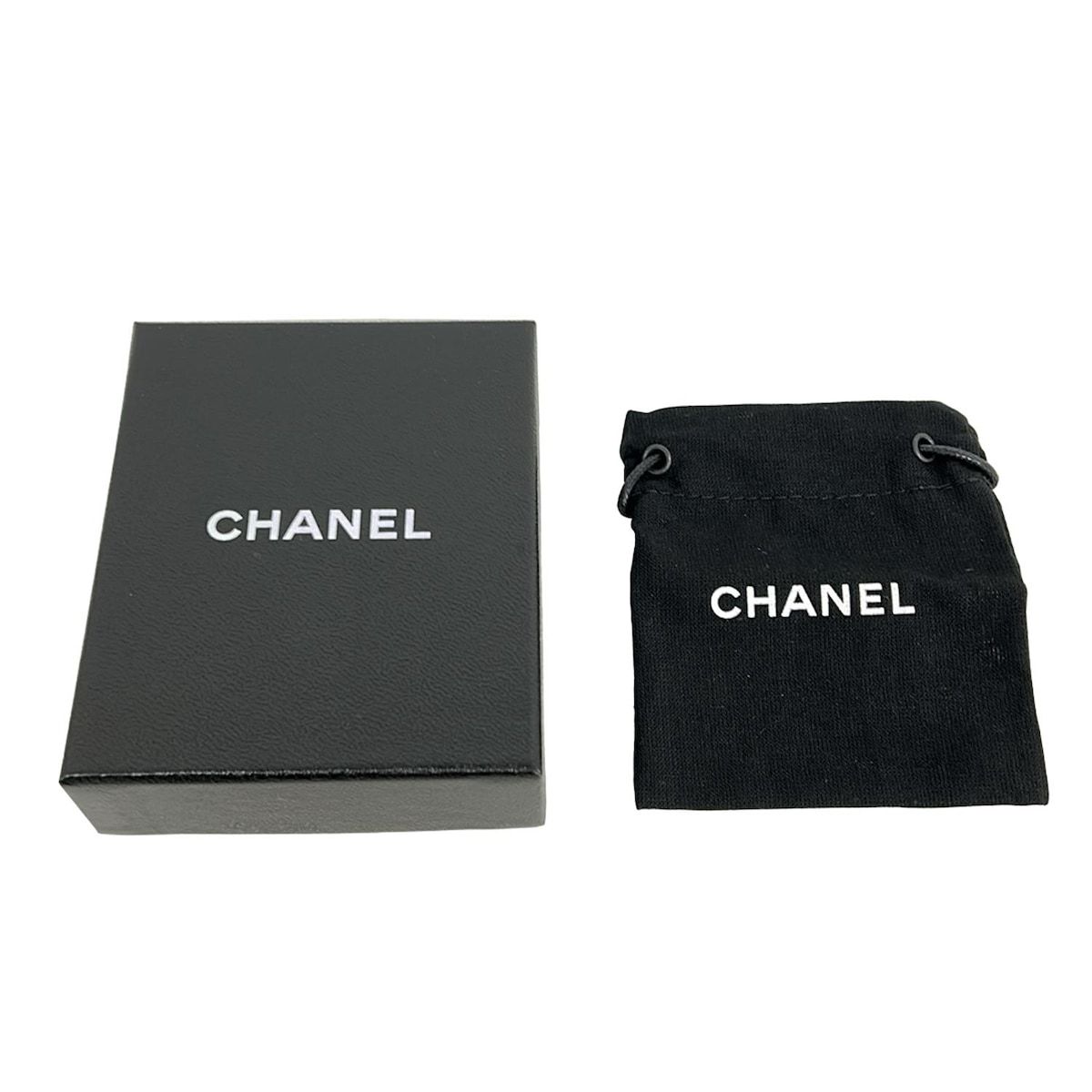 CHANEL(シャネル) 小物美品 A63472 シルバー×黒 イヤホンジャック