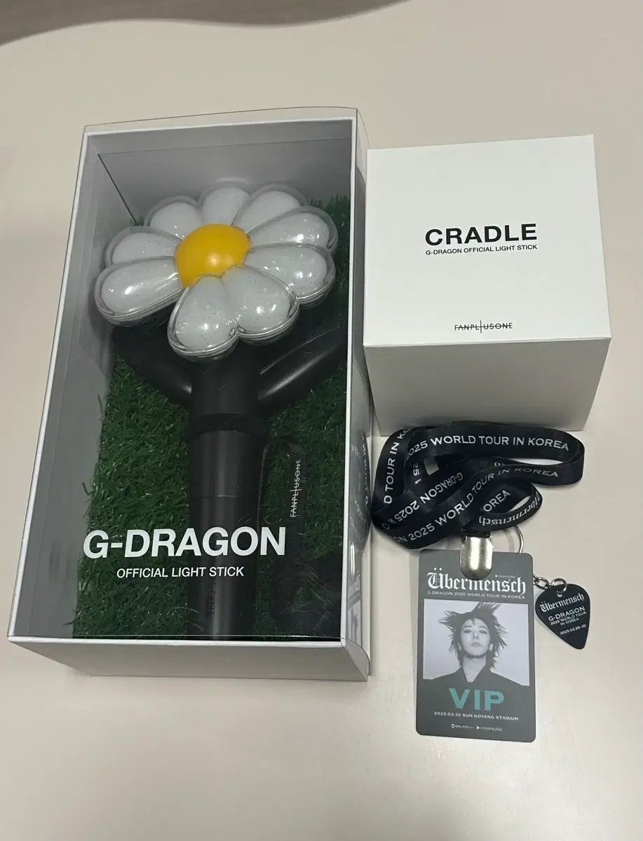 G-DRAGON（ジードラゴン）デイジー ペンライト セット - メルカリ