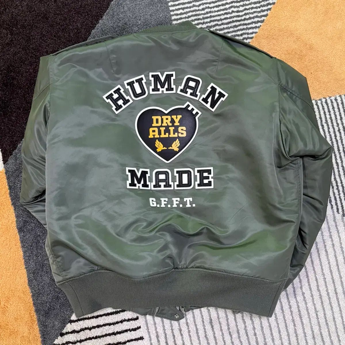 XXL HUMAN MADE フライト ジャケット (MA-1) オリーブ ラブ - メルカリ