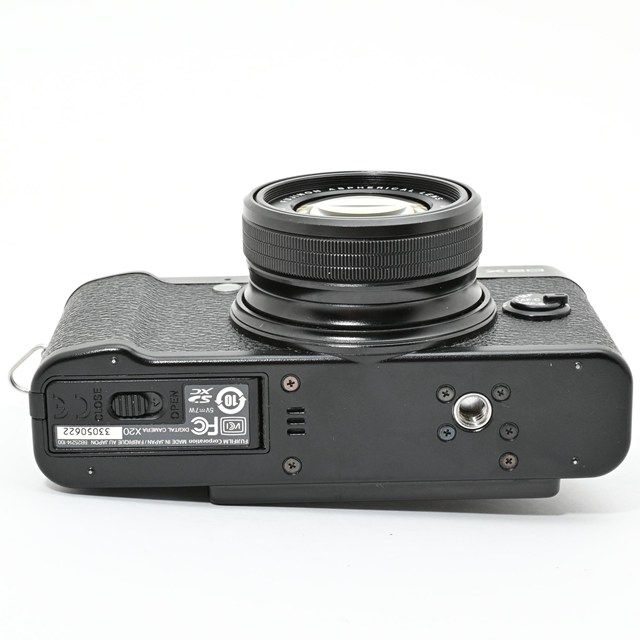 良品＞ FUJIFILM デジタルカメラ X20 ブラック｜液晶保護フィルム装着