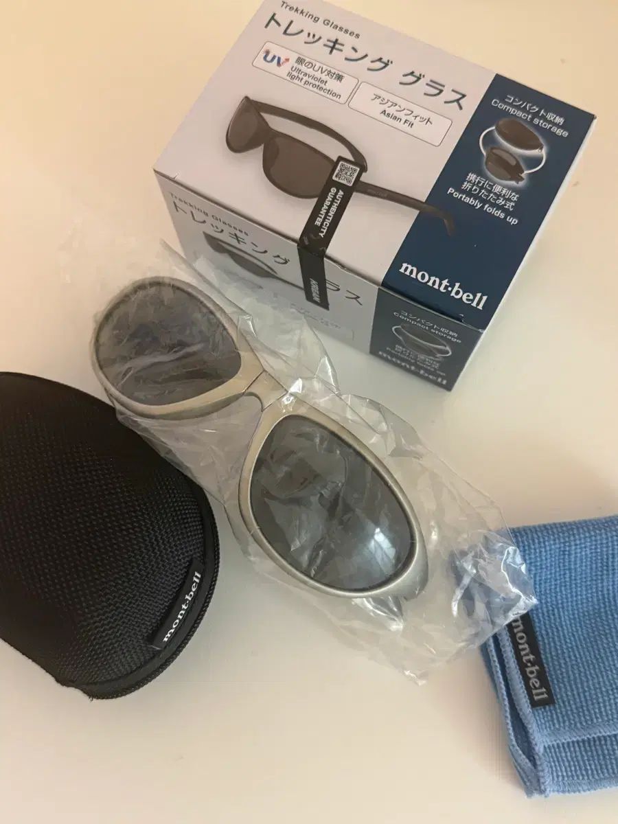 モンベル トレッキング サングラス シルバー メタリック - メルカリ