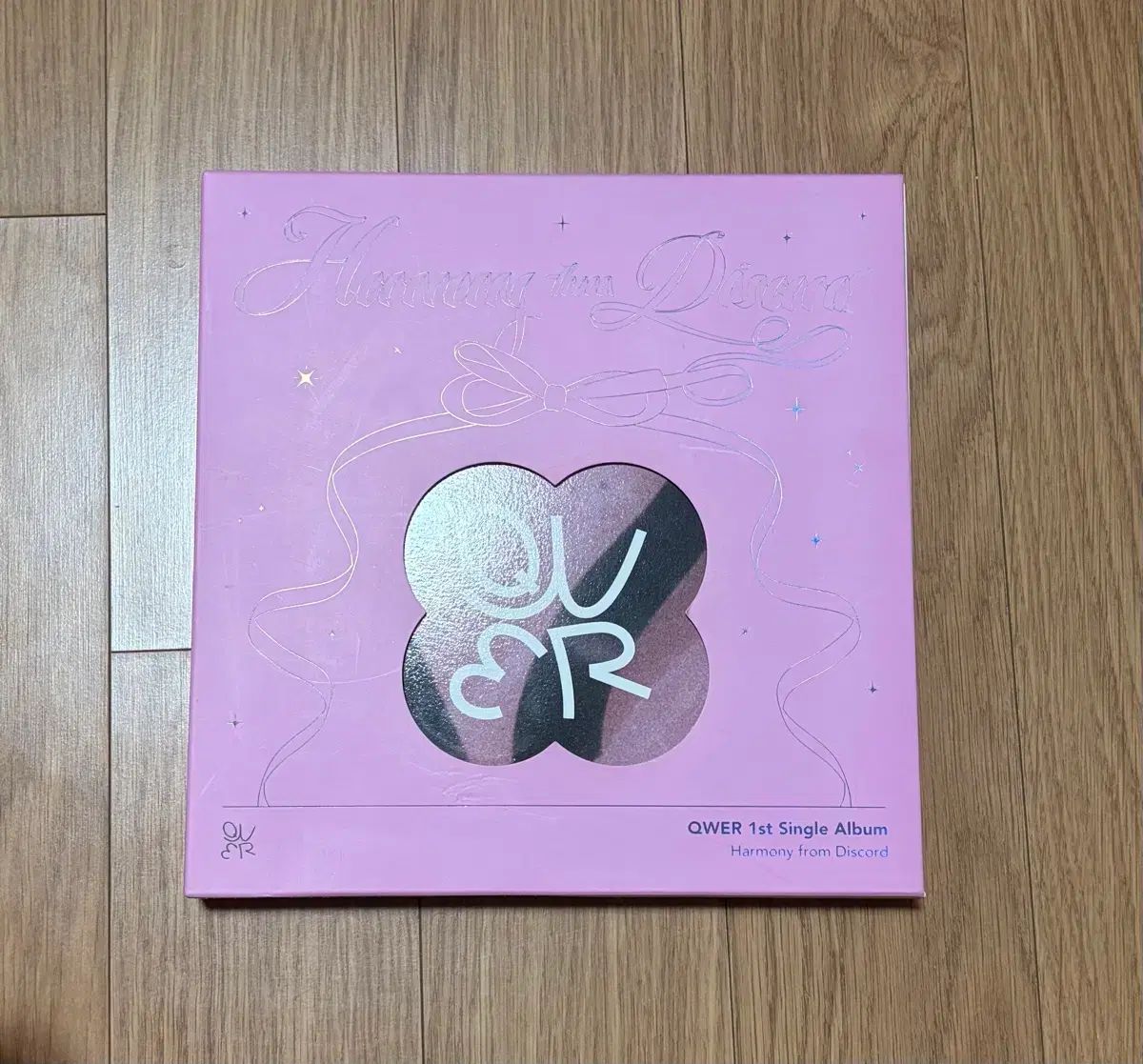 QWER 1st Single アルバム Harmony from Discord - メルカリ