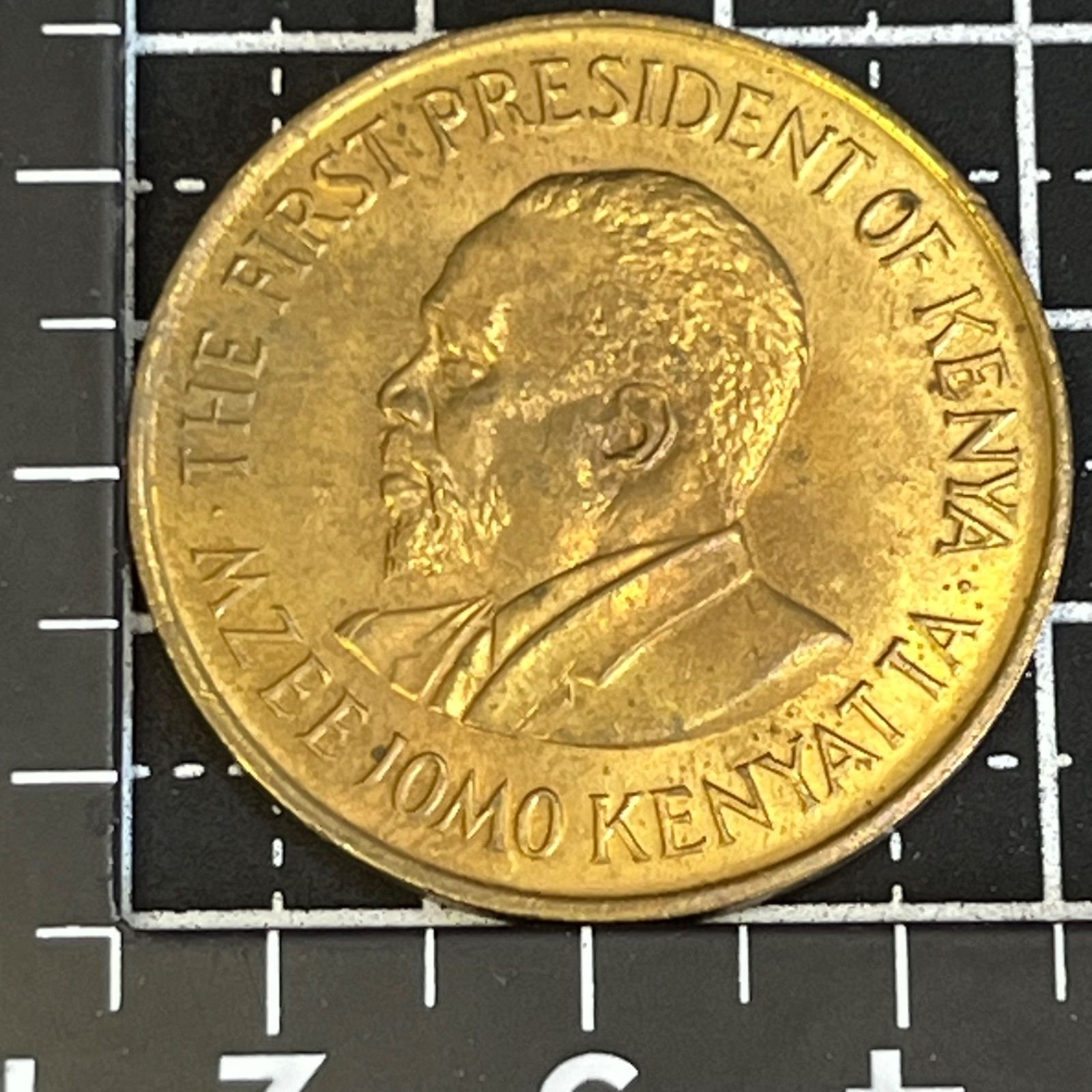 外国コイン】1976年 ケニア共和国 10セント硬貨／国章デザイン×独立後