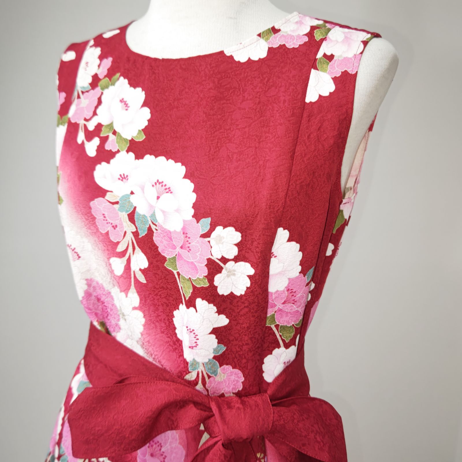 zunezune 振袖ドレス ノースリーブ 着物リメイクワンピース 赤 - メルカリ