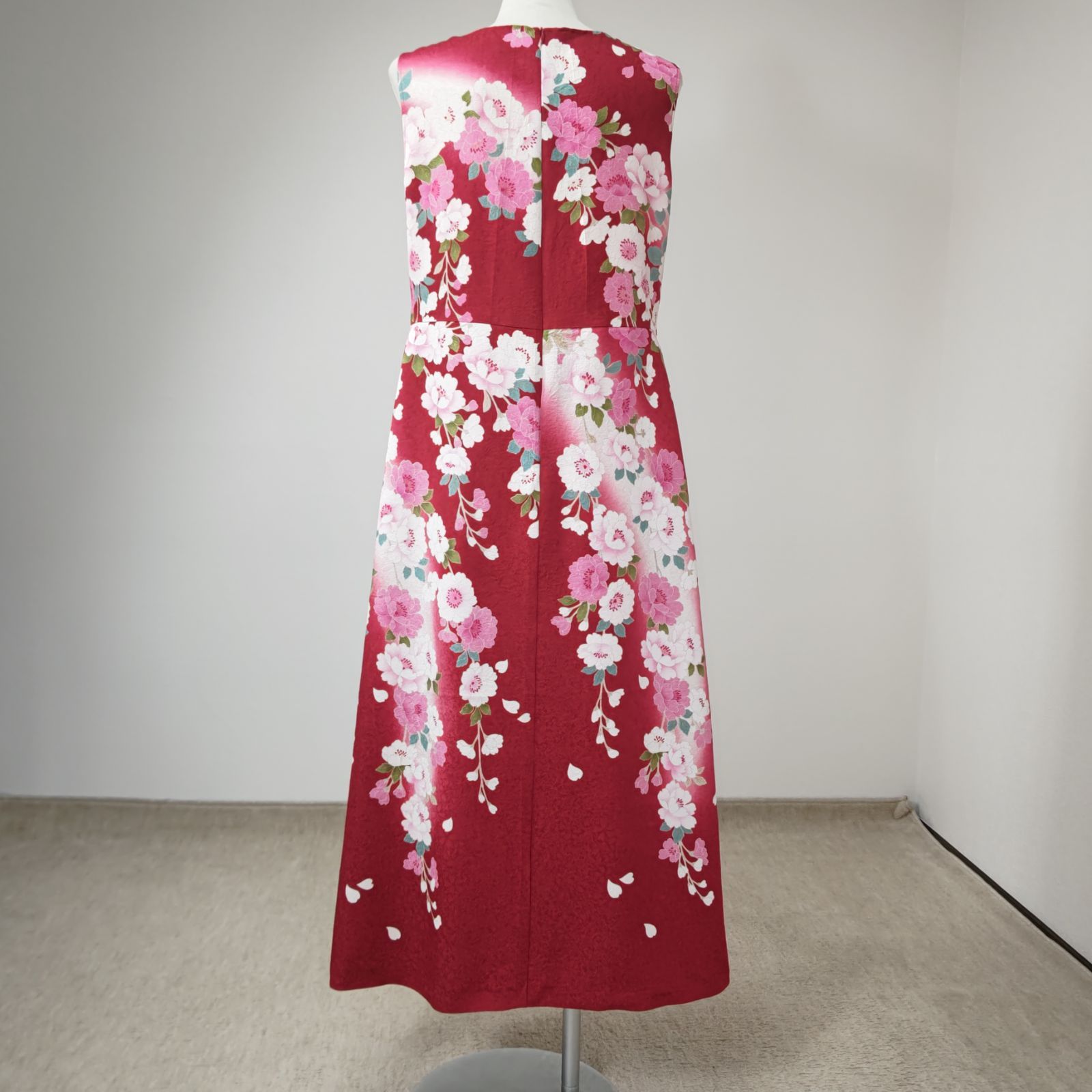 zunezune 振袖ドレス ノースリーブ 着物リメイクワンピース 赤 - メルカリ