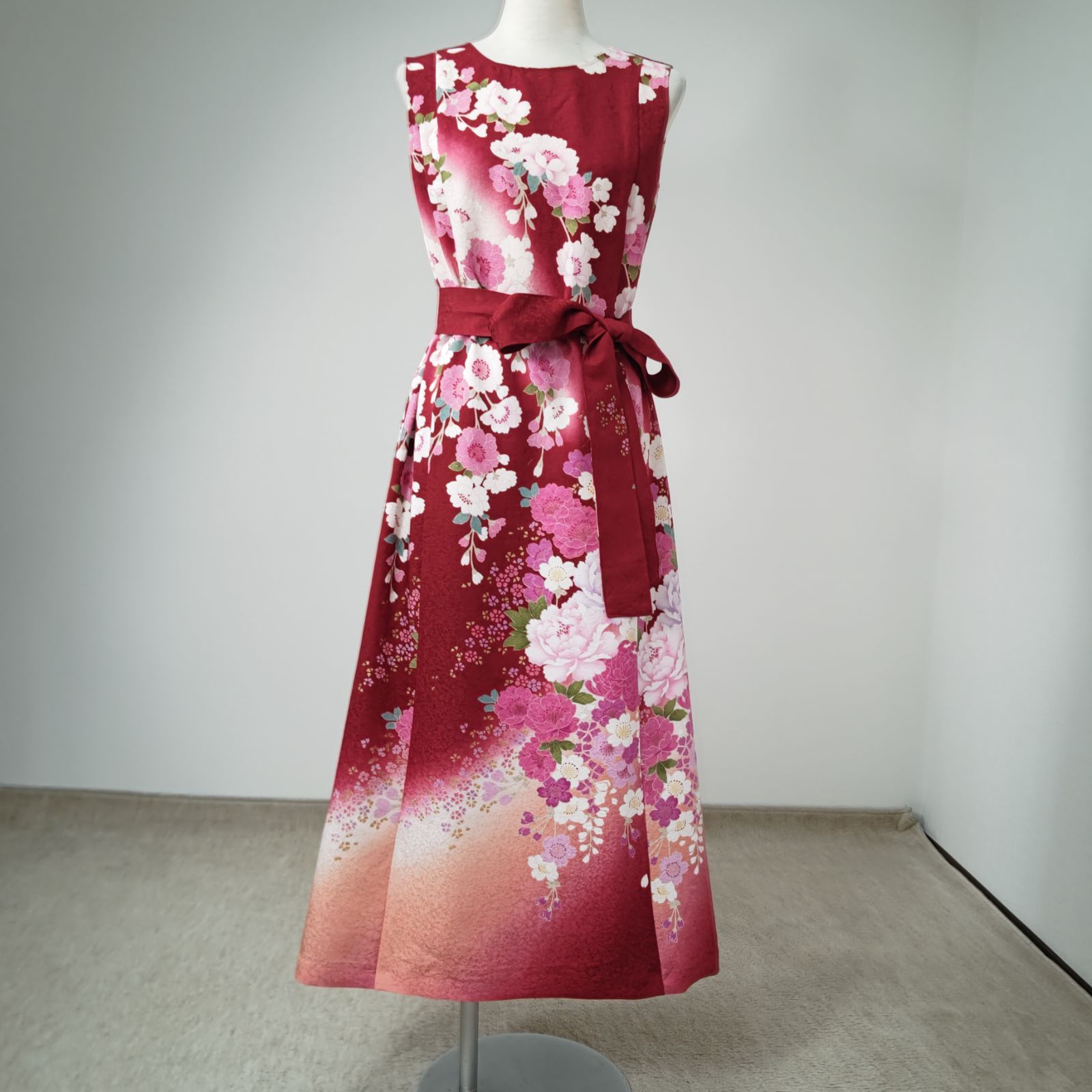 zunezune 振袖ドレス ノースリーブ 着物リメイクワンピース 赤 - メルカリ