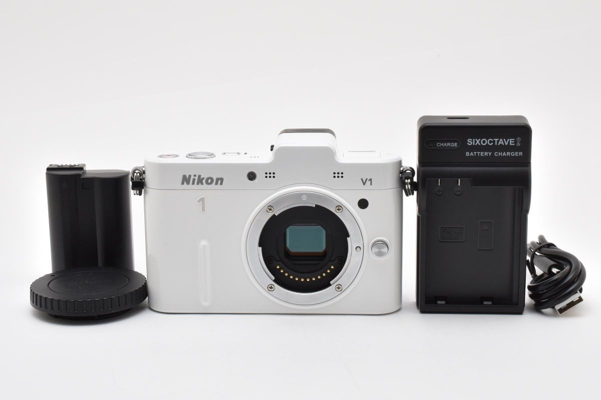 ショット数3967回 美品 Nikon 1 V1 ボディ ホワイト 充電器付き