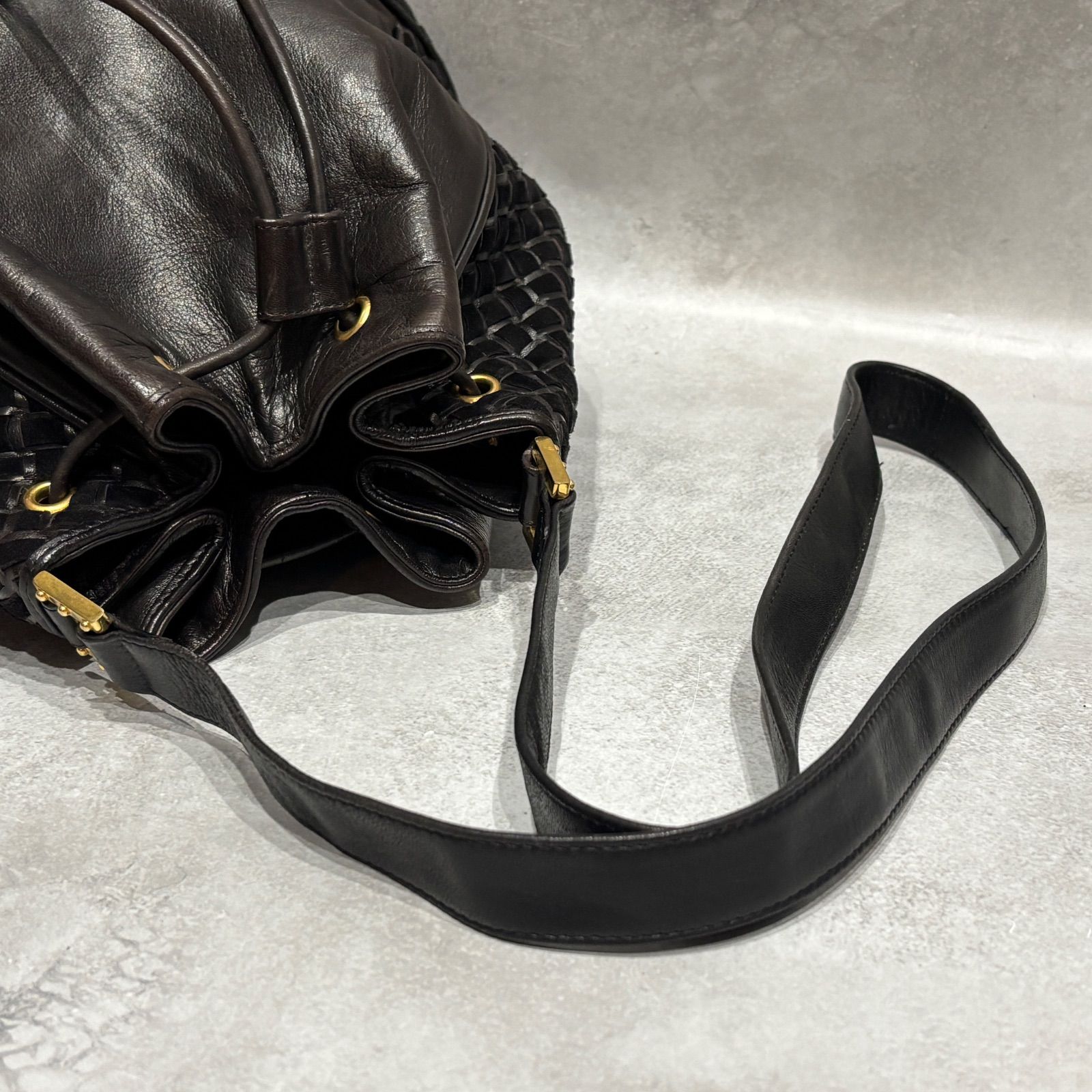 BALLY バリー 巾着 ワンショルダーバッグ レザー 編み込み 巾着バッグ