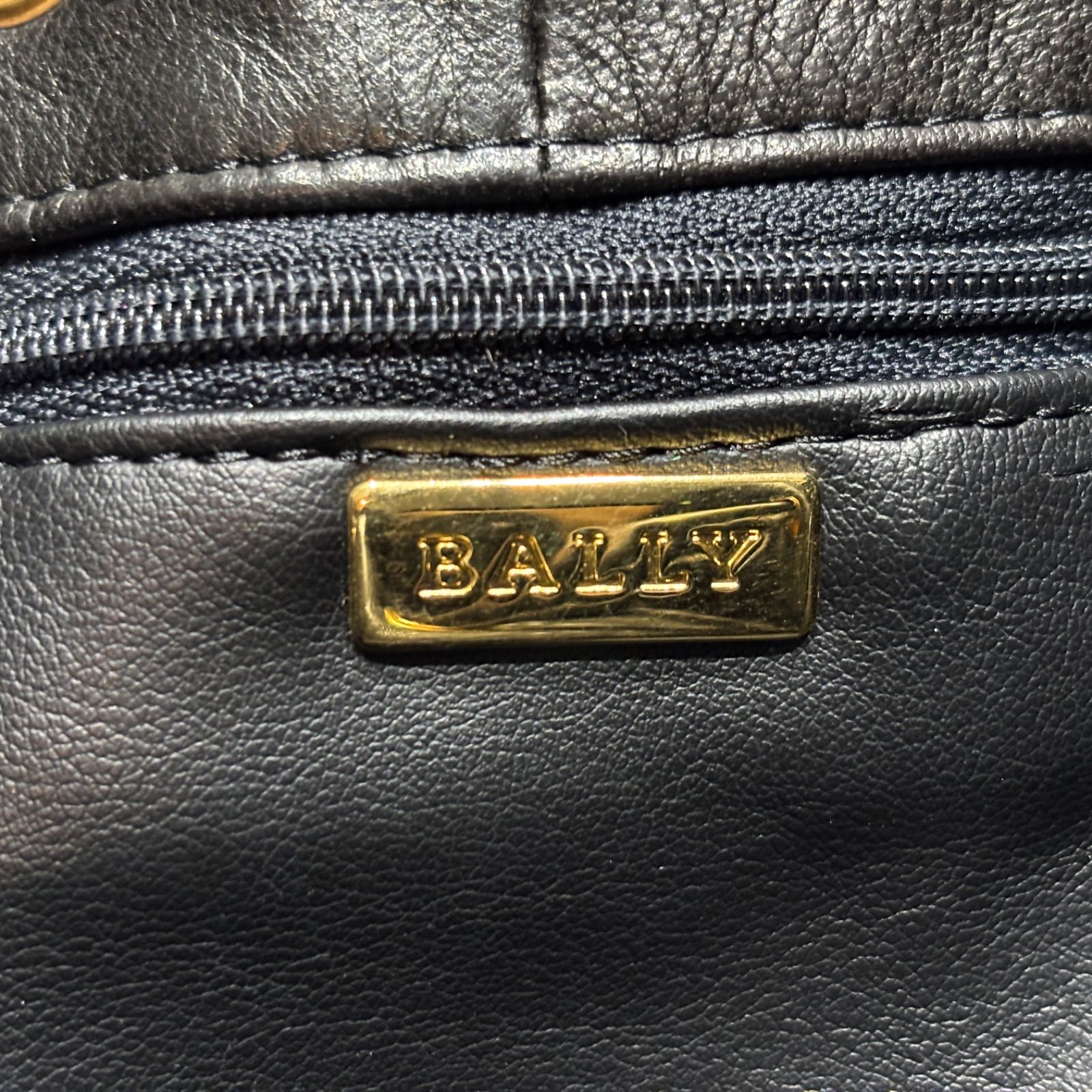 BALLY バリー 巾着 ワンショルダーバッグ レザー 編み込み 巾着バッグ BALLY バリー 巾着 ワンショルダーバッグ レザー 編み込み 巾着バッグ