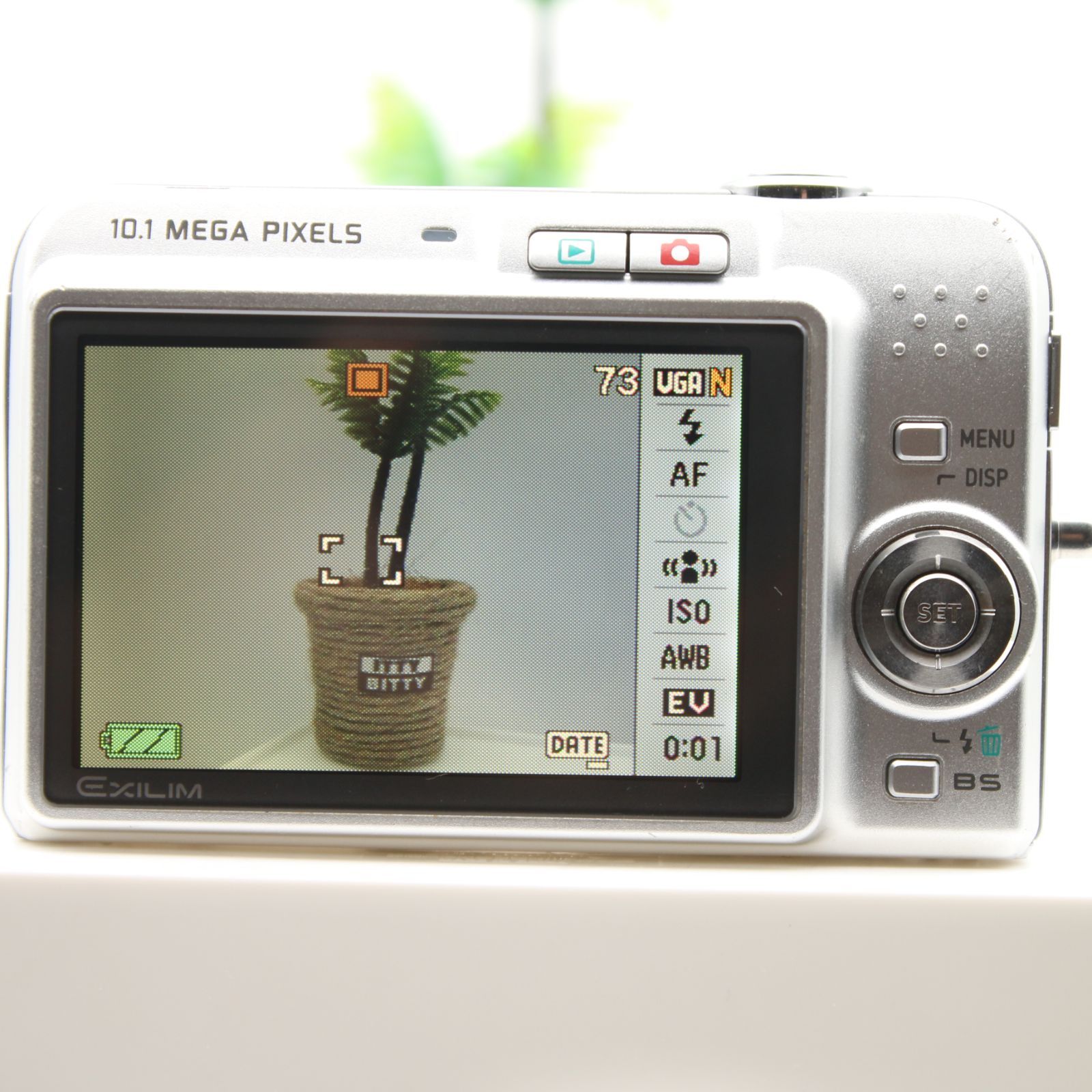 極上品】 CASIO EXILIM EX-Z1050 シルバー ZOOM デジタルカメラ