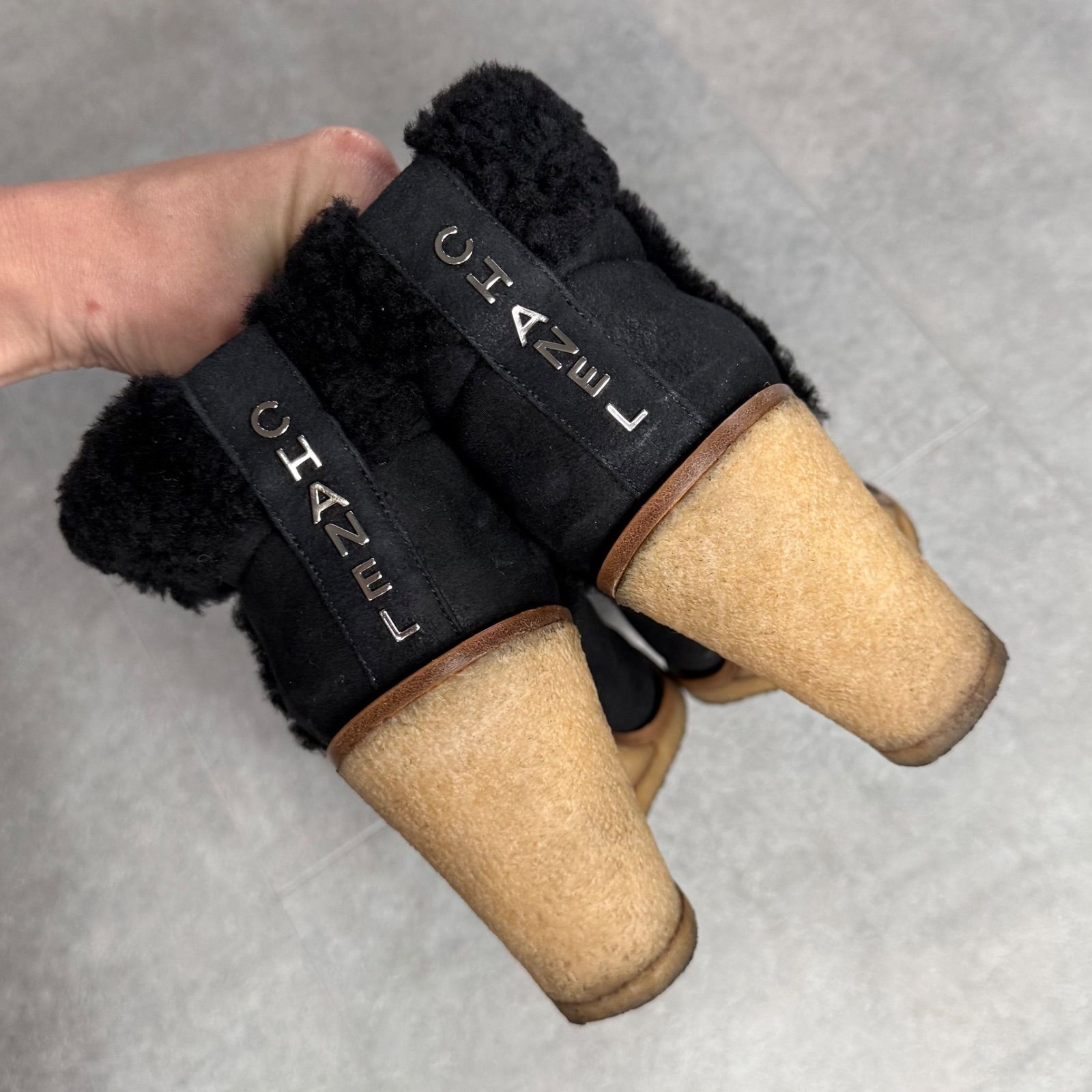 CHANEL シャネル ウェッジソール ムーントン ショートブーツ ボア ロゴ 