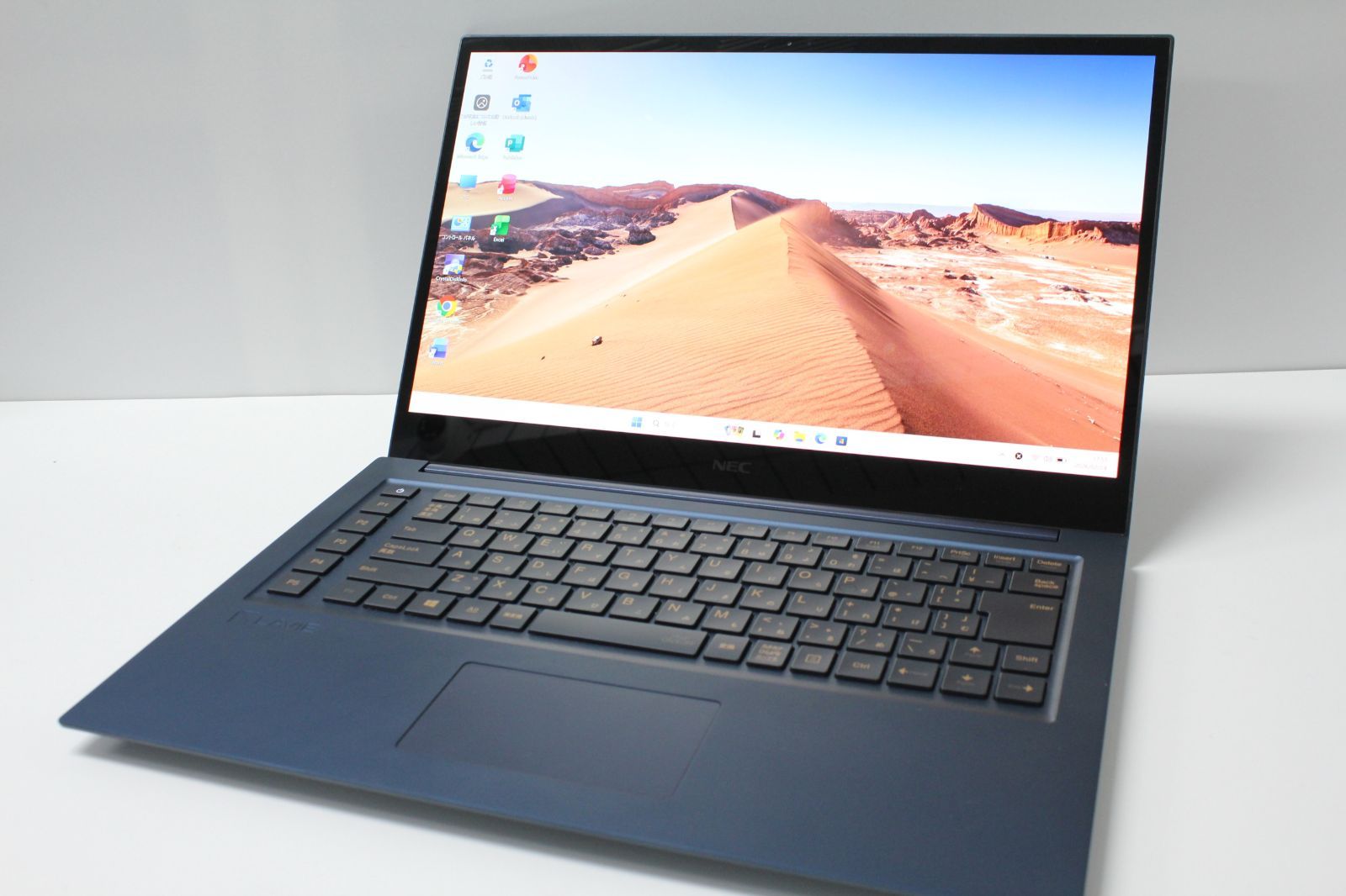 中古ノートPC】NEC〈LAVIE VEGA LV750/RAL〉Intel Core i7/SSD512GB