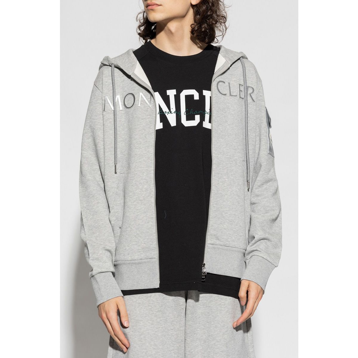 82 MONCLER モンクレール 8G00006 89A2L グレー パーカー スウェット 