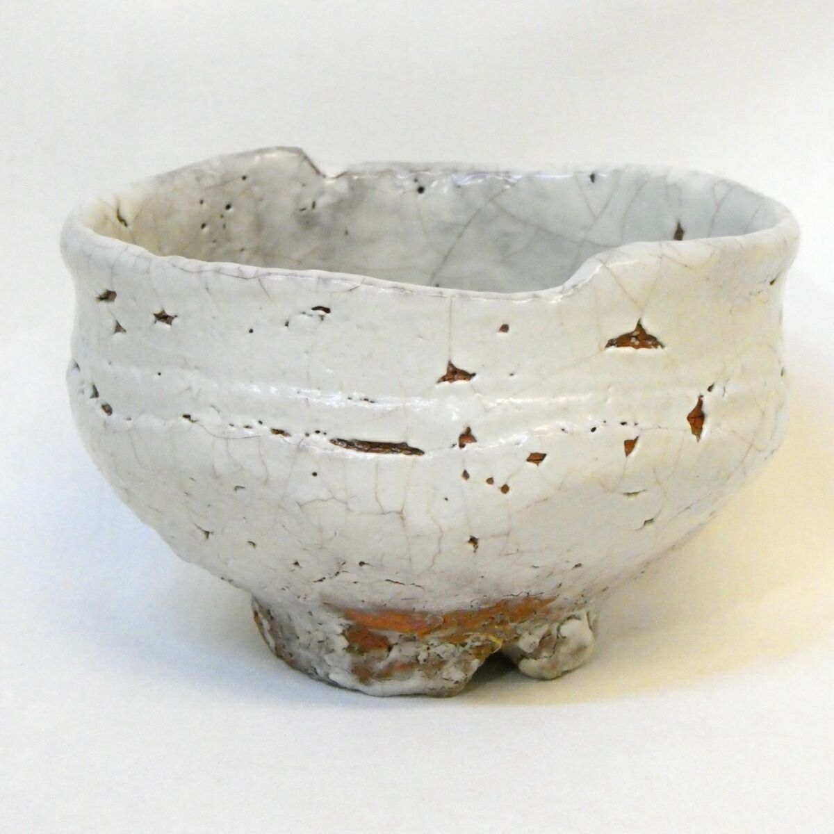 二月の特売品】吉田萩苑作 萩焼 白釉 茶碗 割高台 鬼萩 茶道具【中古