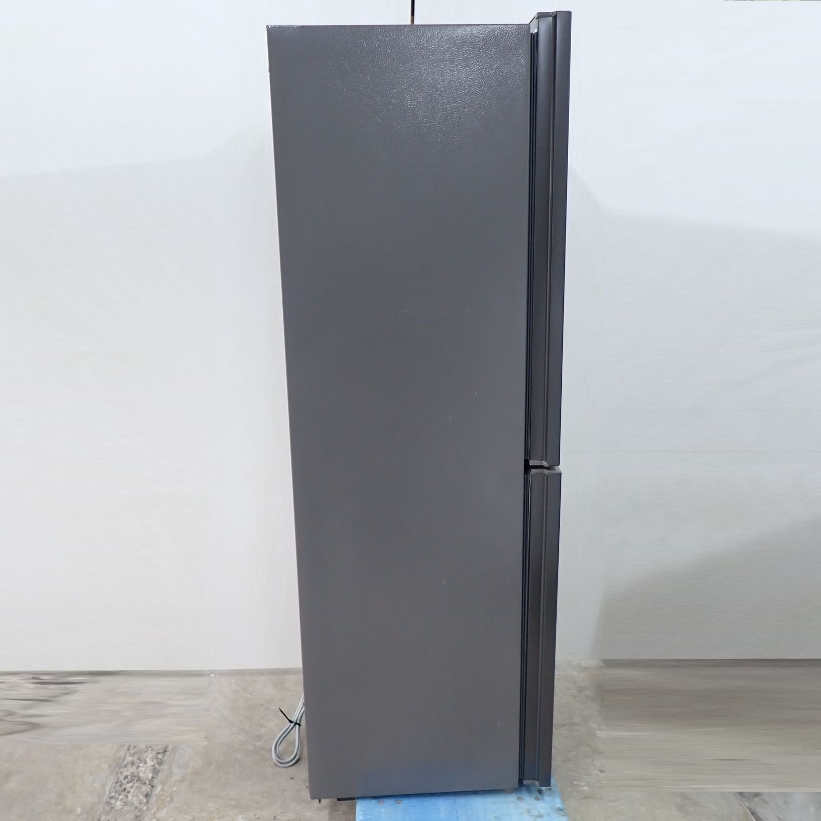 TCL ノンフロン冷凍冷蔵庫 家庭用 P186BFN 2ドア 186L 右開きタイプ