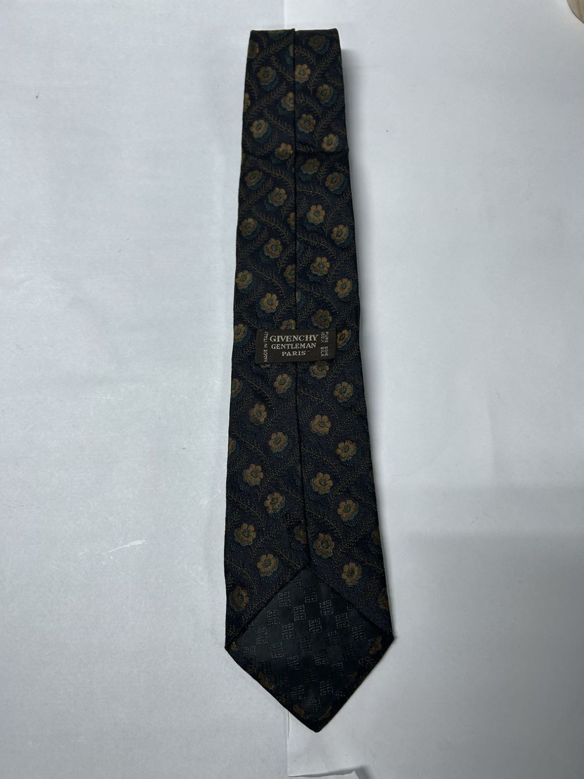 ジバンシー ネクタイ シルク100% 小花柄 ネイビー イタリア製 - メルカリ