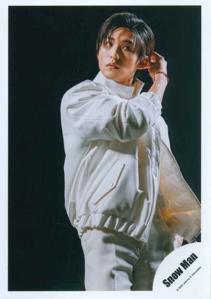 SnowMan タペストリー/W 目黒蓮 公式写真 *1枚 - メルカリ