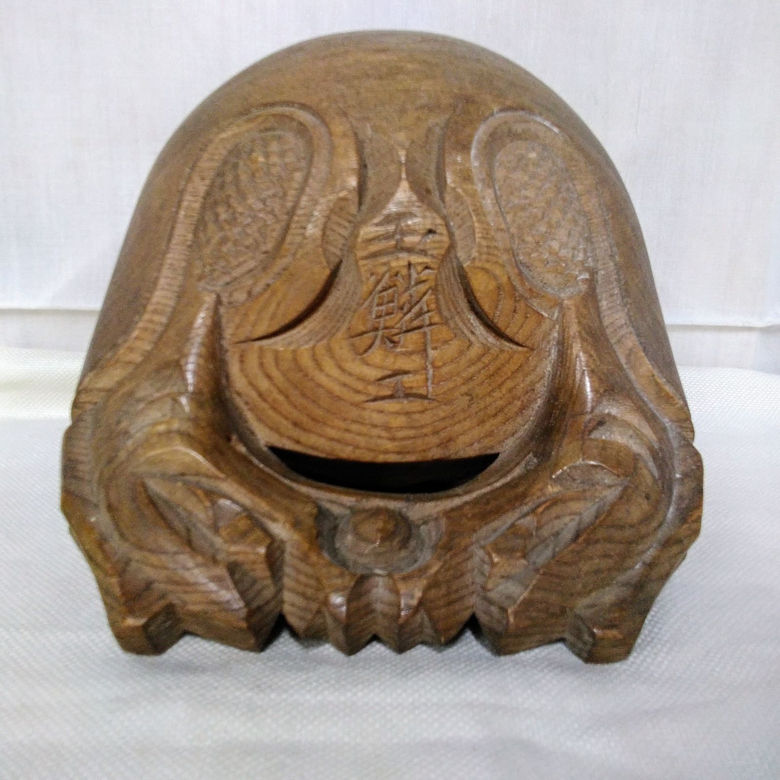 仏具 尾張玉鱗工 楠木 手作り木魚 音にこだわった木魚です。音が特長で