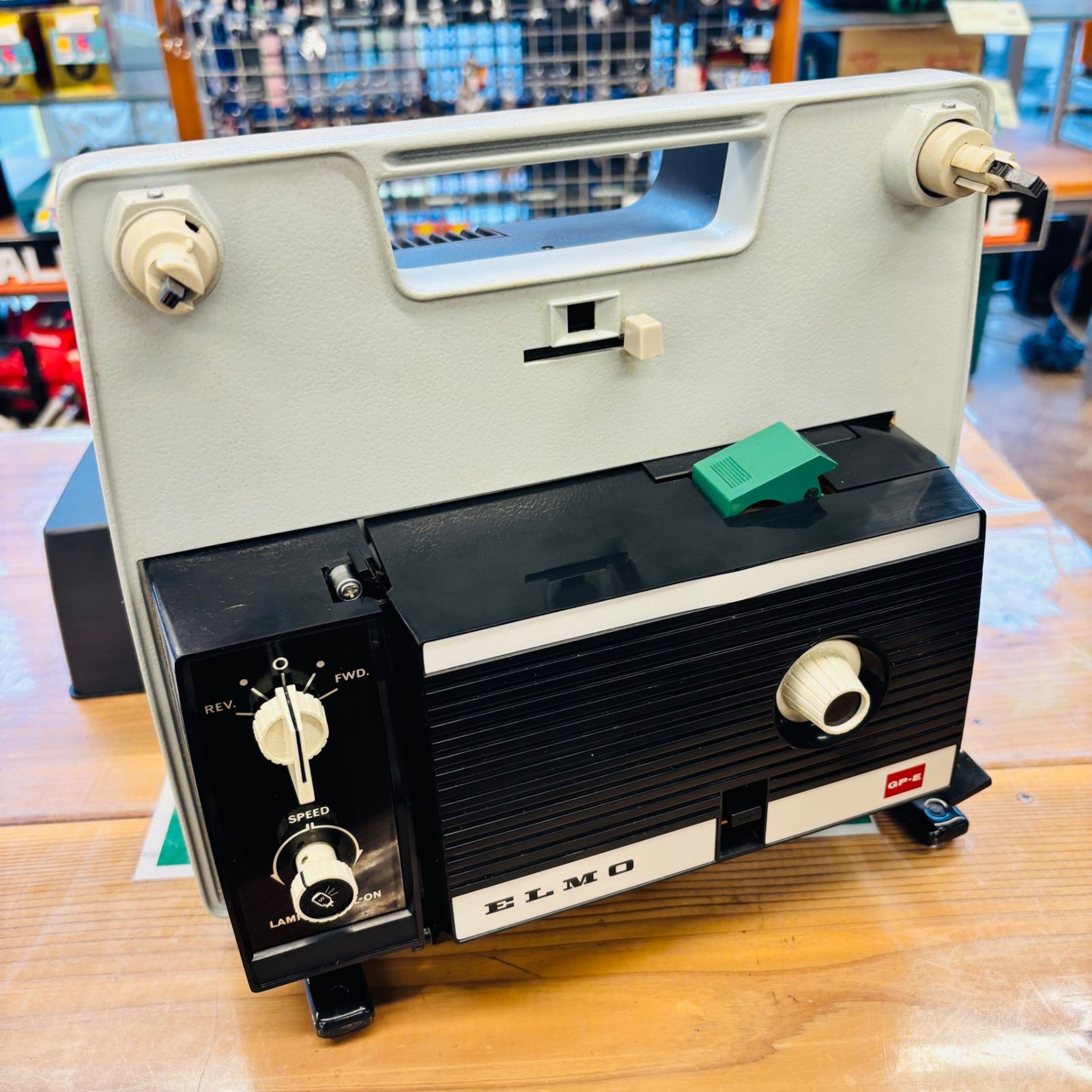 ELMO エルモ 8mmプロジェクター映写機 GP-E 【中古動作未確認
