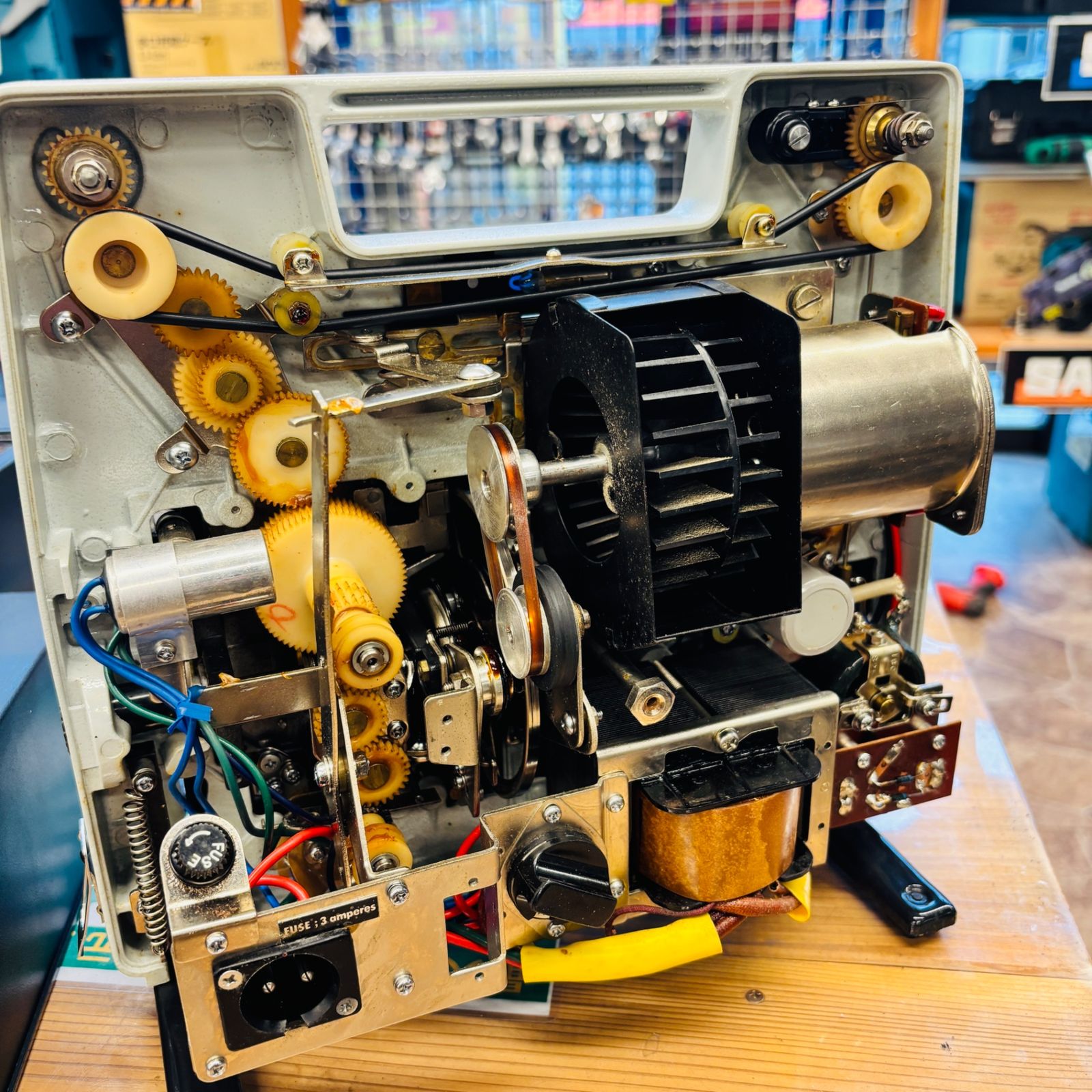 ELMO エルモ 8mmプロジェクター映写機 GP-E 【中古動作未確認