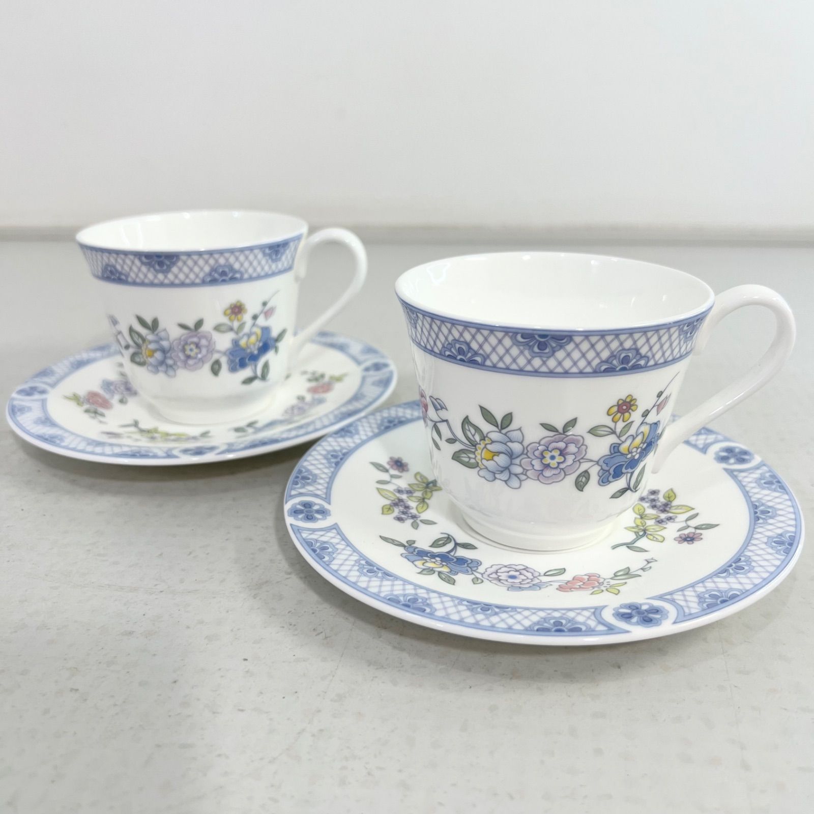 美品】Royal Doulton ロイヤルドルトン 花柄カップ＆ソーサー ティー 