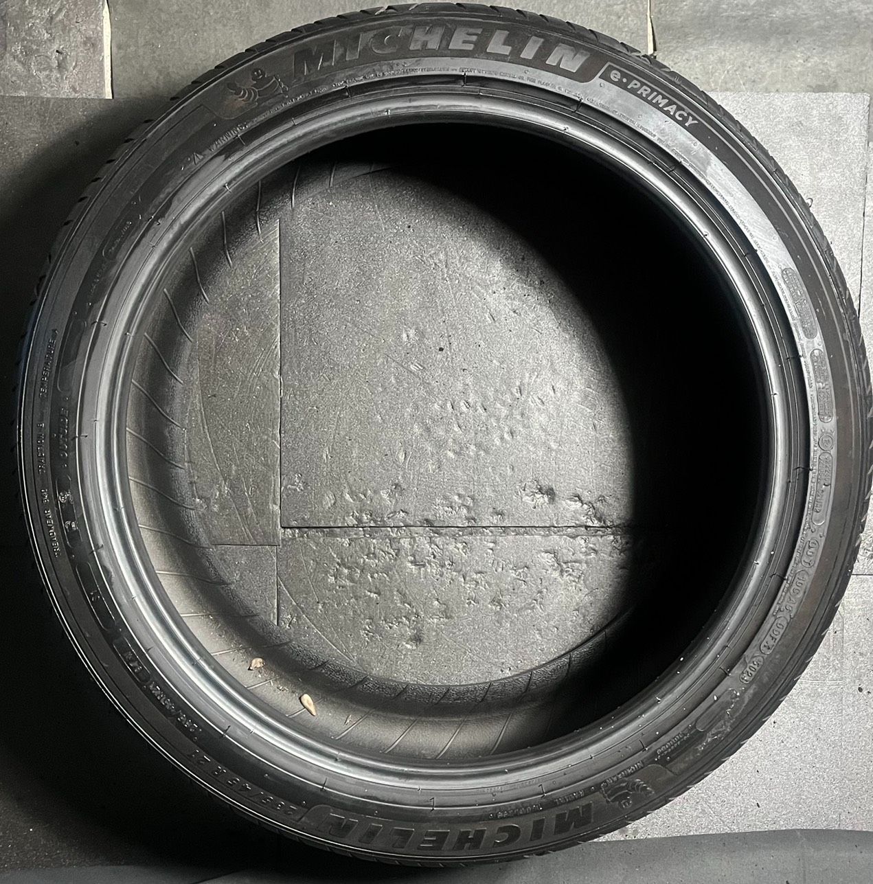 2024年製 約9.4分山 ミシュラン MICHELIN プライマシー e・PRIMACY 235