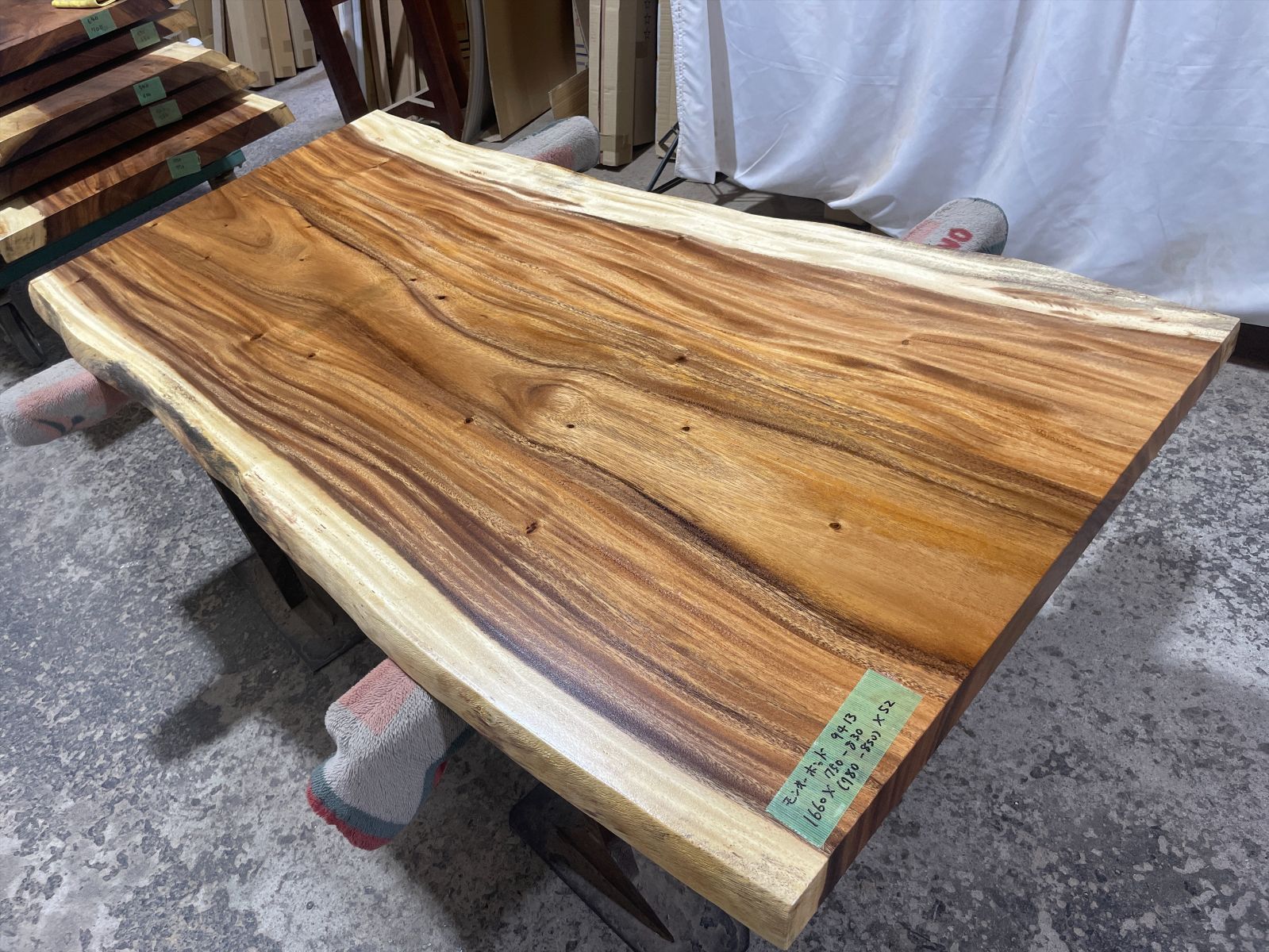 モンキーポッド9413 一枚板無垢 乾燥材 1660x750-830x52mm