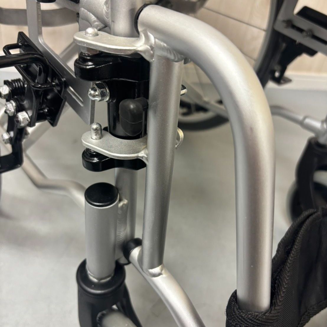 BAL-3 バルシリーズ 自走型 車椅子 多機能 ノーパンクタイヤ 中古 介護