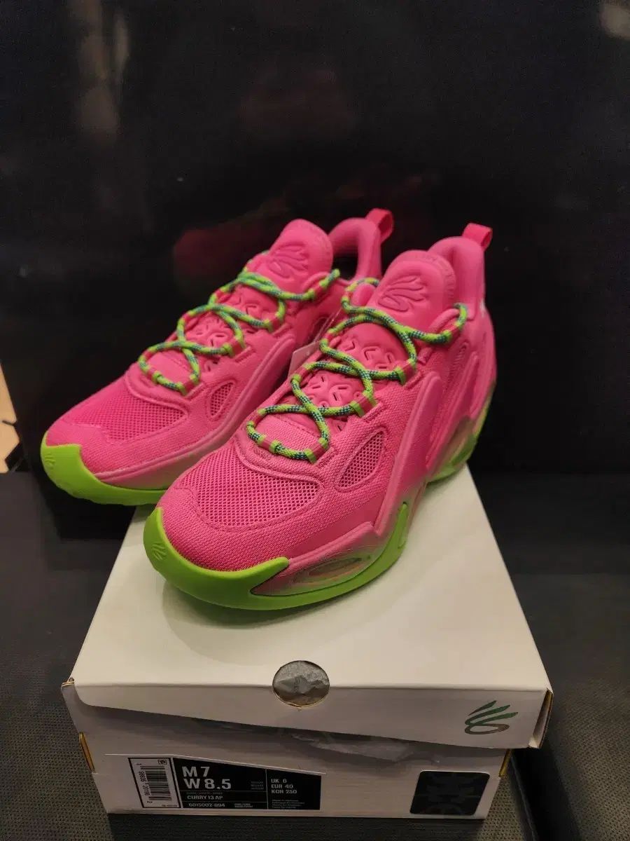 アンダーアーマー カリー 13 AP ピンク/グリーン - メルカリ